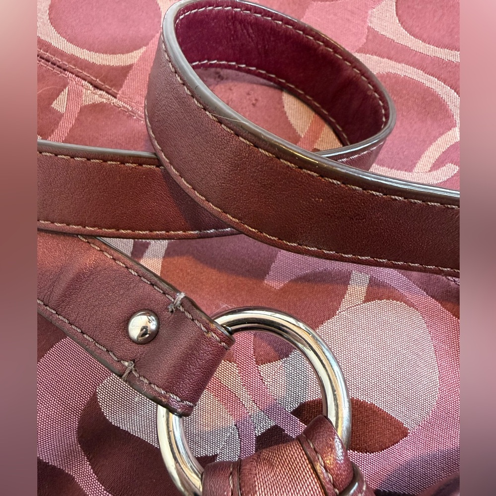 COACH PENELOPE OPTIC SIGNATURE HIPPIE CROSSBODY BAG F17479 - Picture 10 of 16
